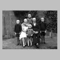 071-0064 Familie Hermann Kleist, 30.03.1896 bis 31.03.1945, Ehefrau Kaete, geb. Schadwinkel, 05.08.1896 bis 18.01.1973 und Kinder Horst, Erich, Artur, Alfred.jpg